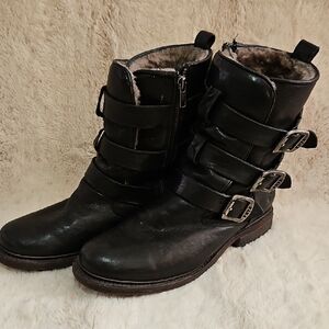 Frye Valerie Black Leather Buckled Shearling Moto Boots 10M